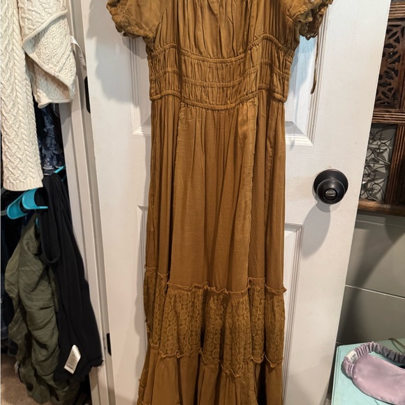 Falling Sun maxi dress - Picture 2 of 4